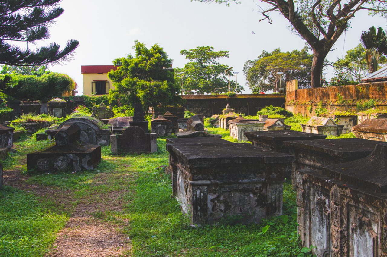 Time stopped here long ago. The Dutch Cemetery still breathes in silence.