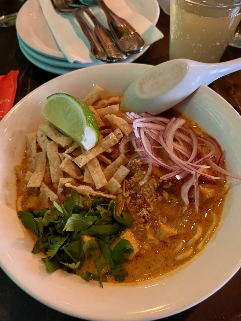Gdzie zjeść w Portland? W Top Burmese, gdzie serwują autentyczną kuchnię birmańską