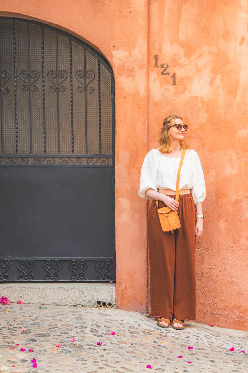 Casa Arrona Oaxaca - wejście do hotelu przy ulicy w centrum miasta