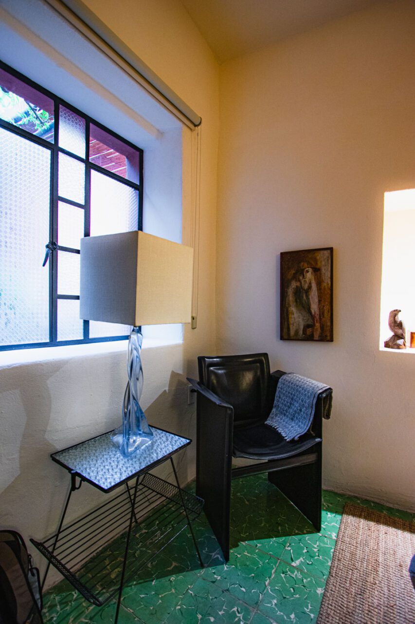 Kącik do odpoczynku w pokoju hotelu Casa Arrona Oaxaca