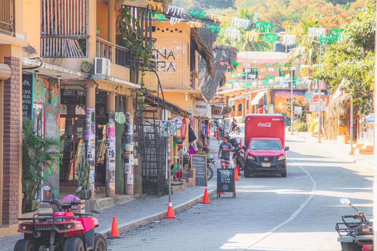 Mazunte Oaxaca ulica życie codzienne Meksyk