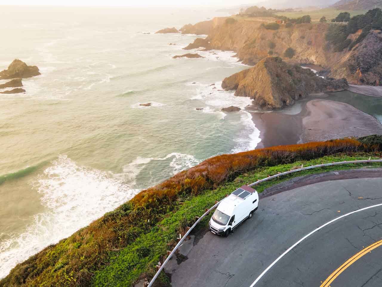 road-trip-usa-california-campervan-ocean