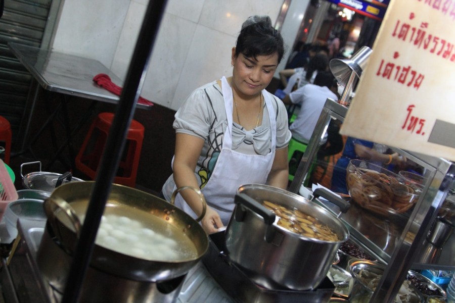 Food stalls on Bangkok's streets, China Town, Thailand