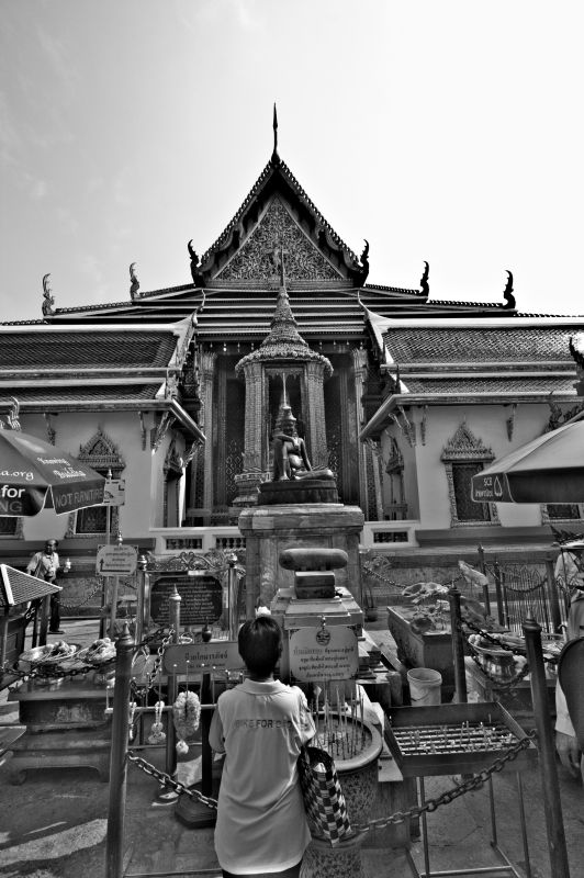 Modlitwa, Wat Phra Kaew, Bangkok, Tajlandia