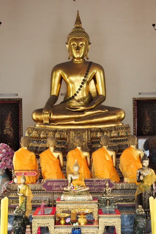 Budda w Wat Pho, Bangkok, Tajlandia