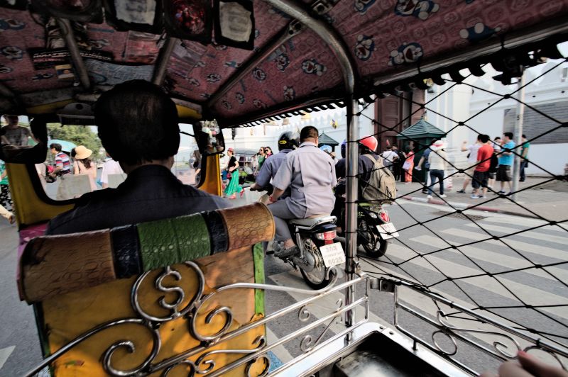 Nasza pierwsza przejażdżka tuk-tukiem :) Bangkok, Tajlandia