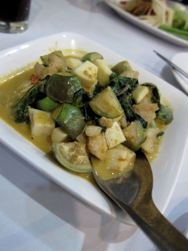 Pyszne zielone tajskie curry, Krua Apsorn, Bangkok, Tajlandia