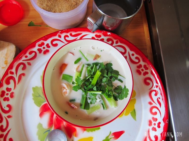 Kokosowa zupa z kurczakiem, Thai Farm Cooking School, Chiang Mai, Tajlandia