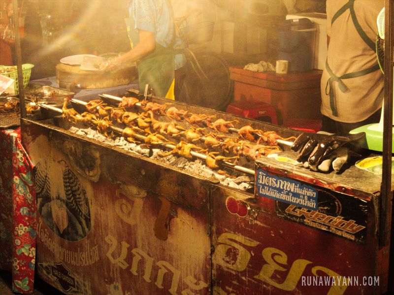 Pyszne jedzenie na nocnym bazarze, Krabi