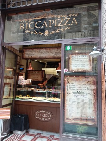 Ricca Pizza, San Gimignano, Tuscany, Italy