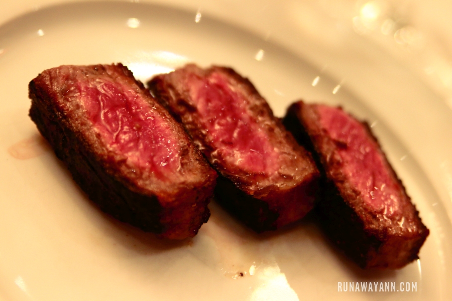 Stek nowojorski w Royal 35 Steakhouse, NYC, USA
