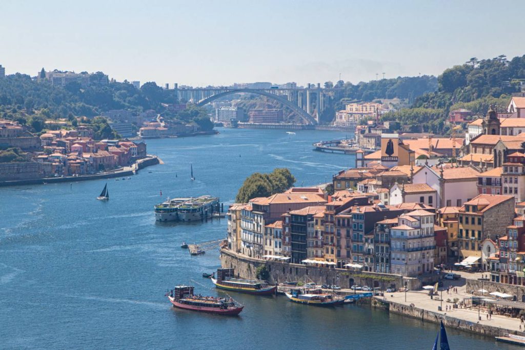 Co Zobaczyć w Porto w Portugalii? Przewodnik po Najlepszych Atrakcjach i Polecanych Restauracjach