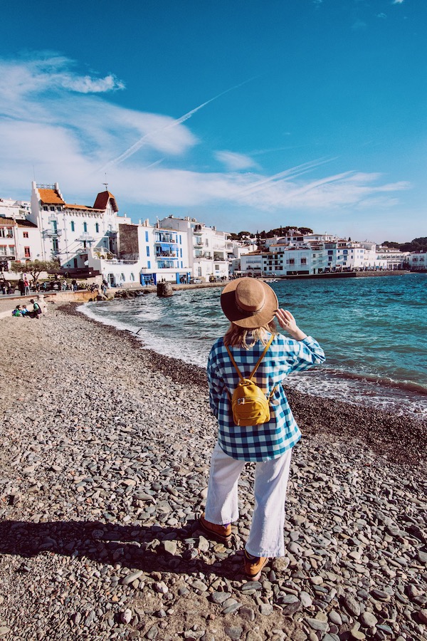 Cadaques w Hiszpanii to piękne miasto portowe słynące z malowniczej scenerii i związku z Salvadorem Dalim