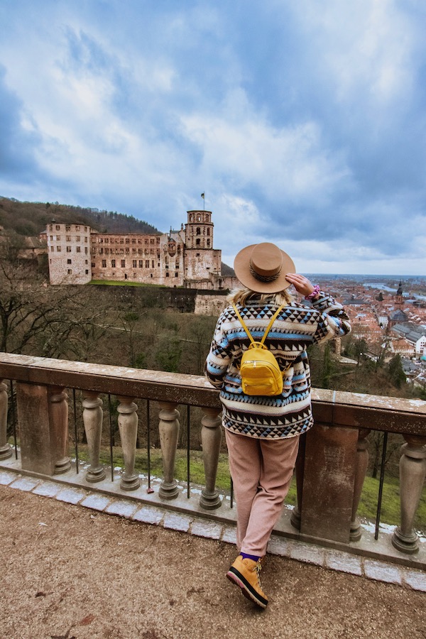 Zamek w Heidelbergu swoją architekturą i historią przyciąga turystów z całego świata