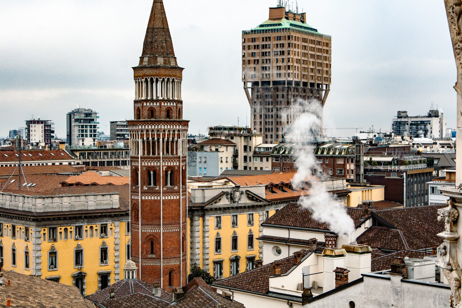 Katedra w Mediolanie zachwyca swoją architekturą, atmosferą i niezwykłą panoramą miasta