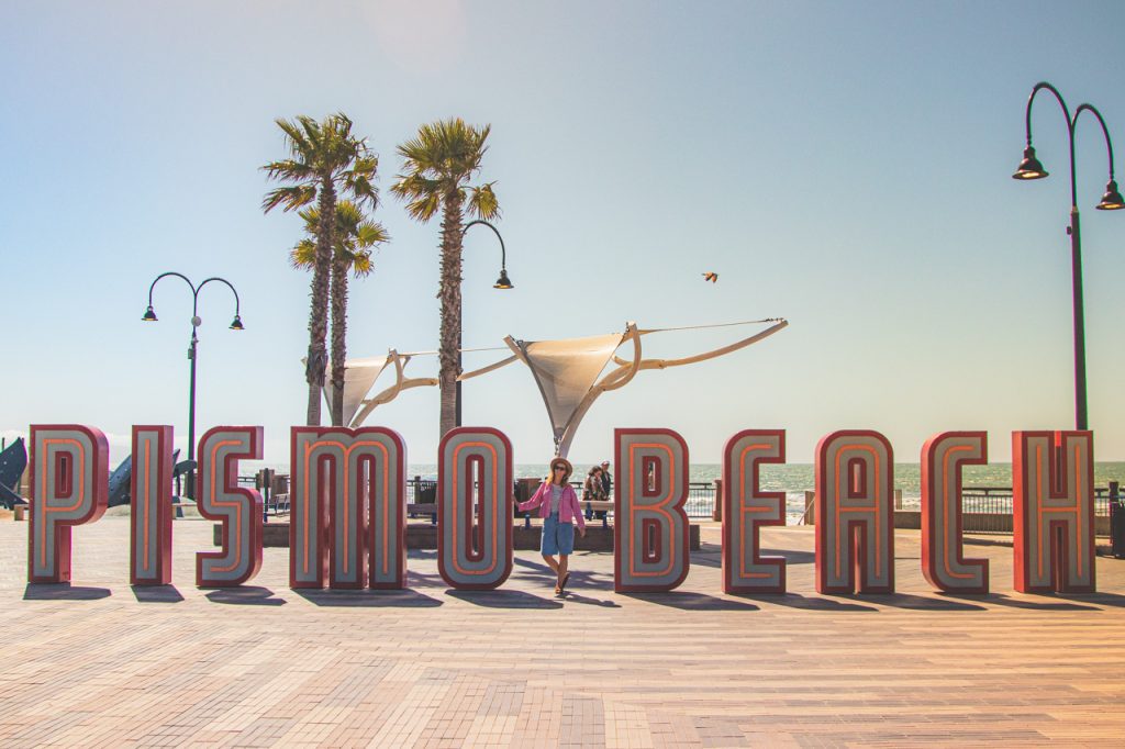 Pismo Beach w Kalifornii przyciąga swoją szeroką plażą i wyluzowaną atmosferą