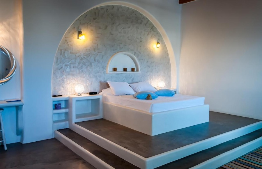 Best hotel in Milos