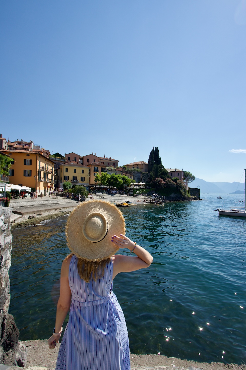 Varenna to malownicze miasteczko ze wspaniałymi widokami na nabrzeże