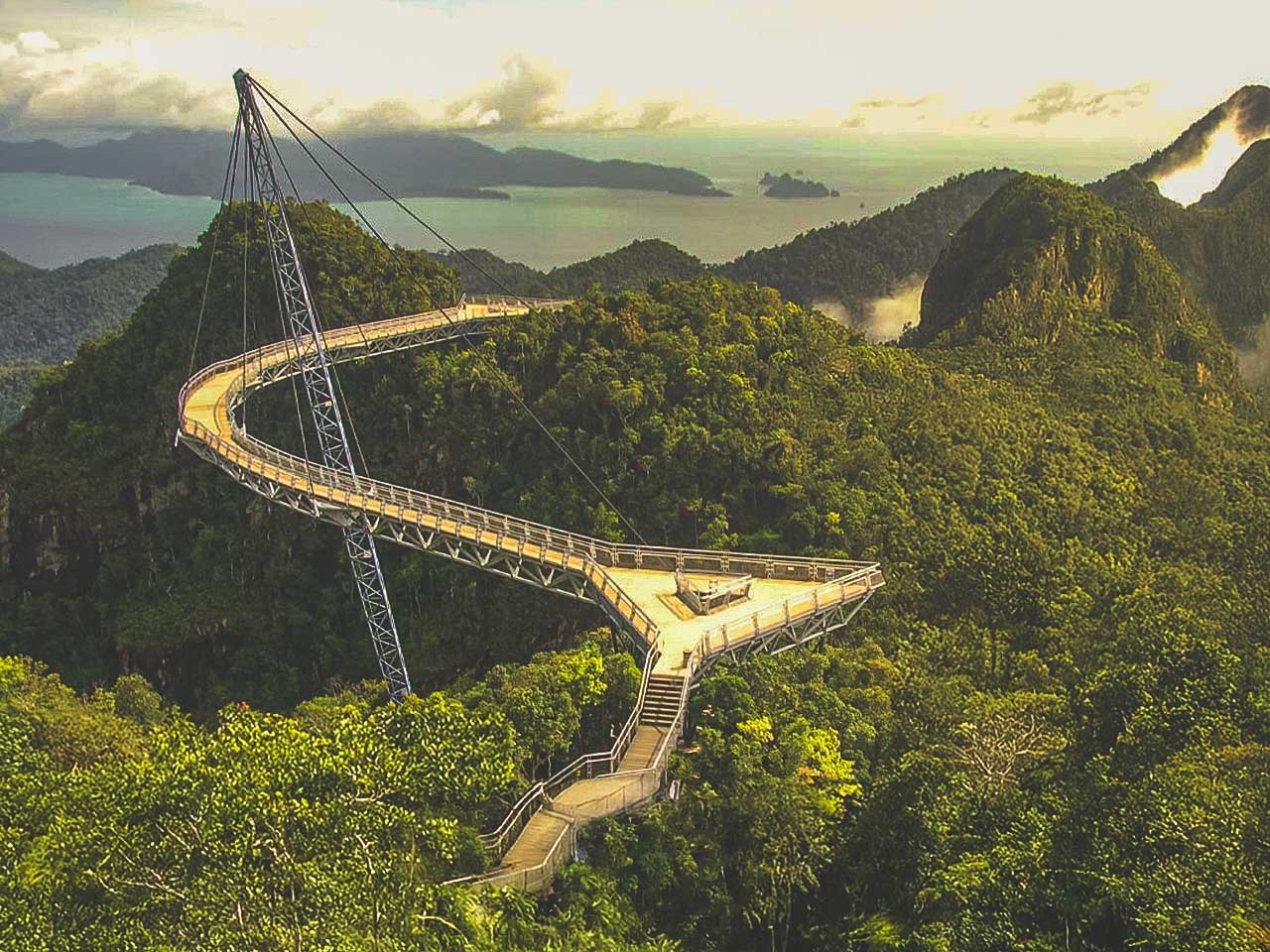 Langkawi, Malaysia, delights with a spectacular suspension bridge in the clouds