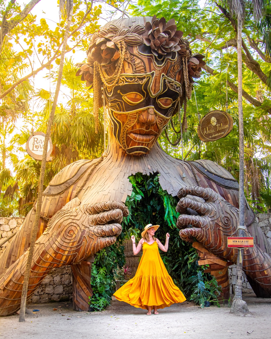 Escultura Ven a la Luz, Tulum, Yucatan, Mexico