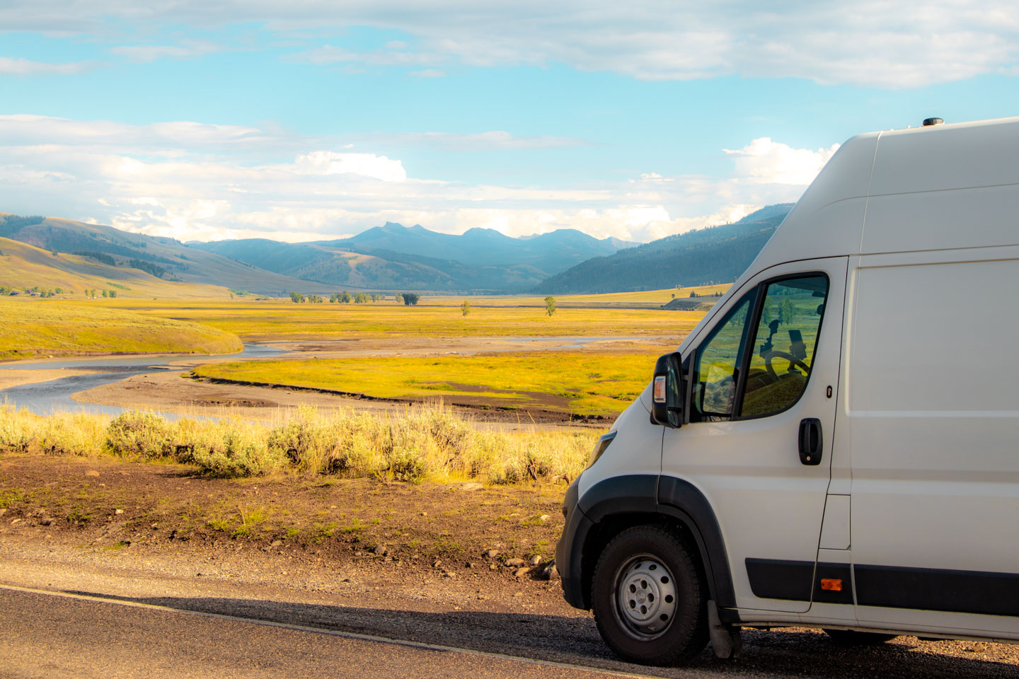 How to get around Yellowstone?