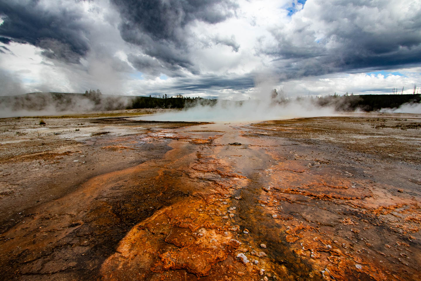 10. Black Sand Basin - the colorful finale of our journey