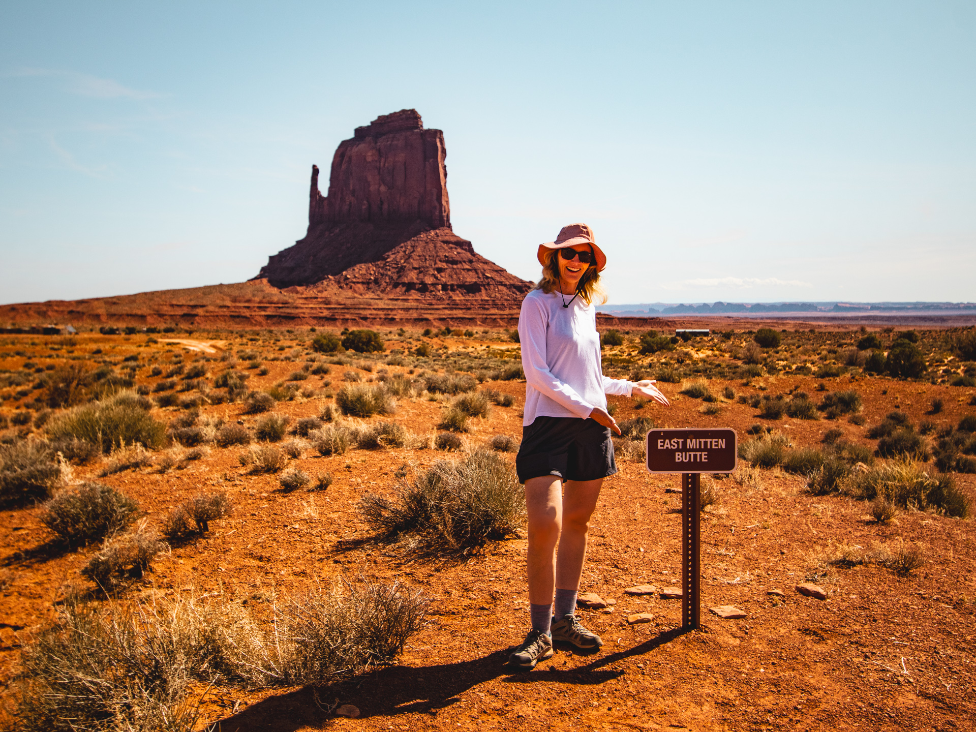 Comfortable shoes and a hat are must-haves in Monument Valley!