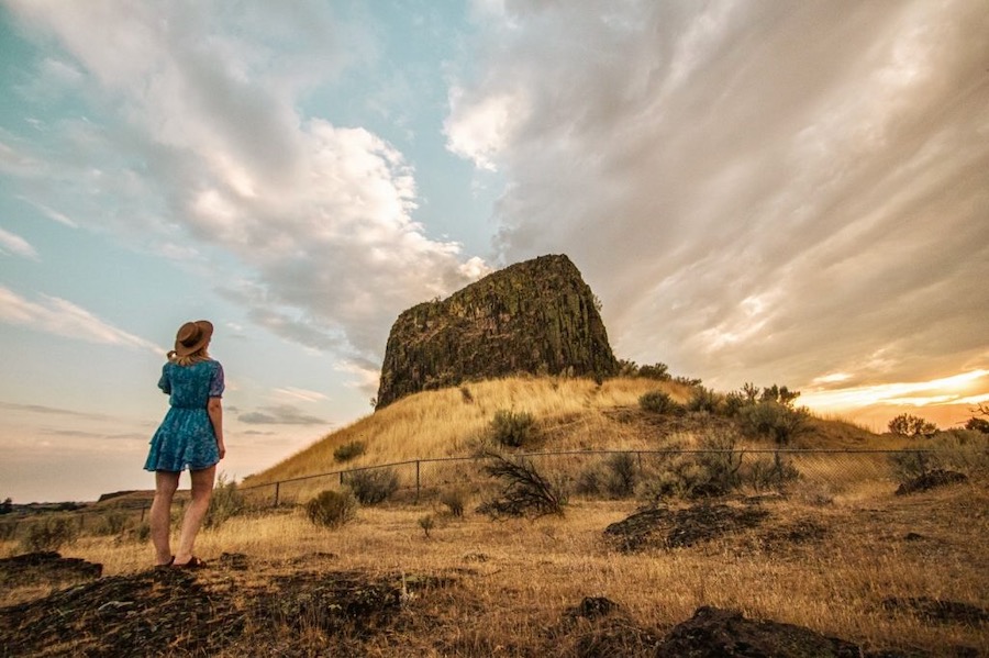 Hat Rock State Park in Oregon is an incredible place with a unique rock formation