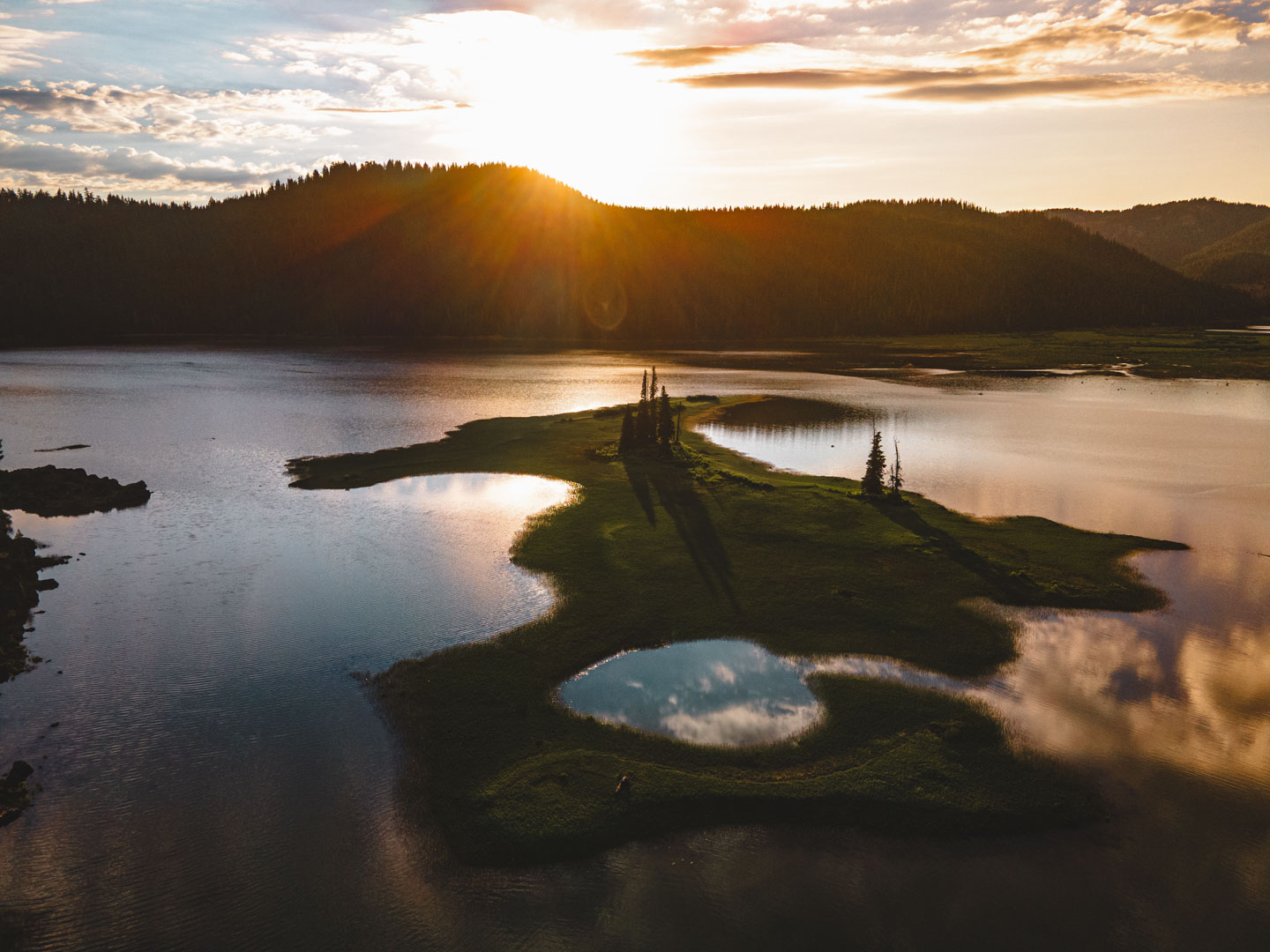 The Cascade Lakes Scenic Byway leads to Oregon’s most beautiful mountain lakes