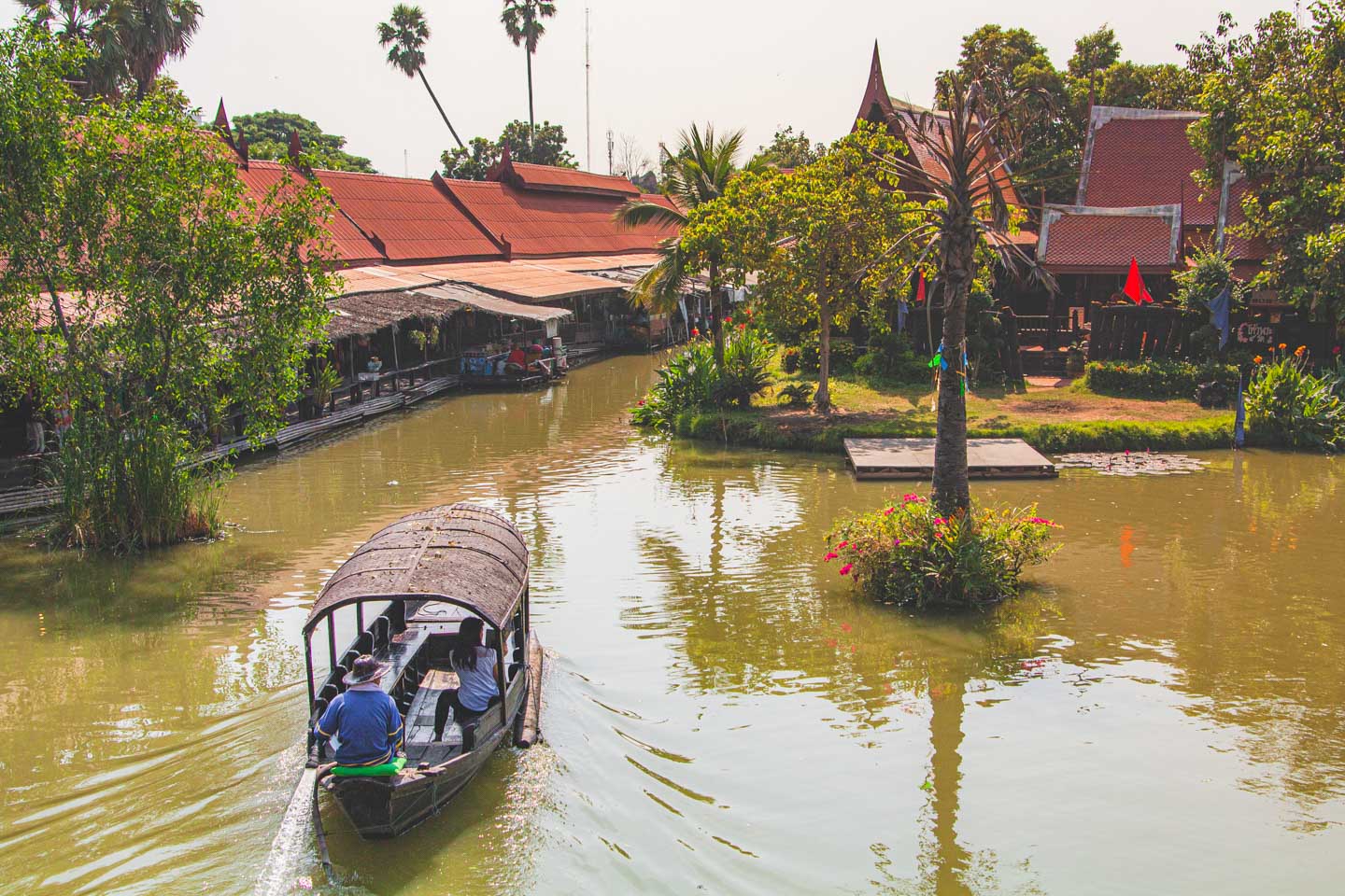 Boat ride through Ayutthaya floating market