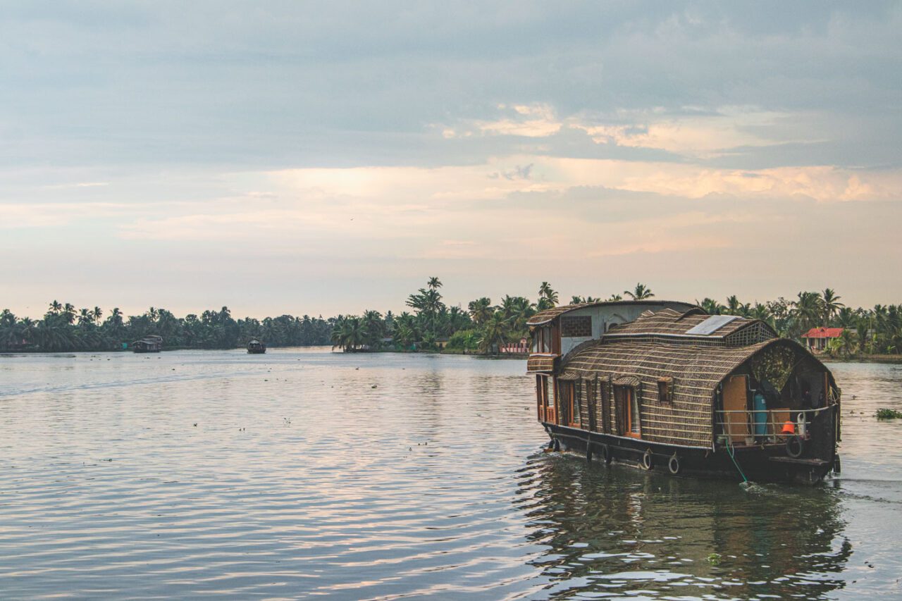A floating home on Kerala’s backwaters. A quiet morning where the sun, wind, and birds set the rhythm of life.